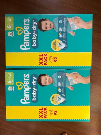 2 cartons de couches Pampers taille 6