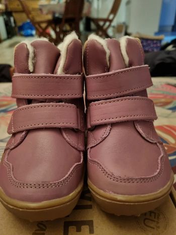 Bottines neuves cuir fourrées taille 24