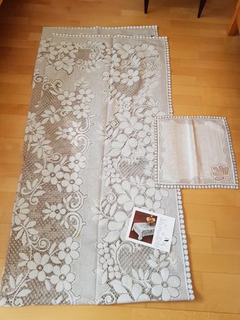 Lot de une nappe et 12 serviettes vintage