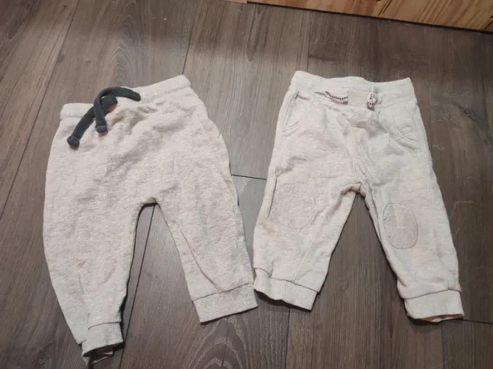 Lot 2 joggings pommette Kiabi 9 mois bon état