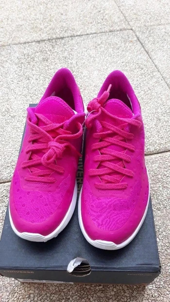 Converse taille 37 toute neuve