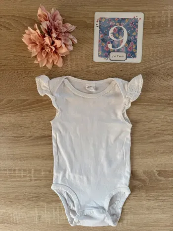 Body MC blanc dentelle H&M 9 mois TBE