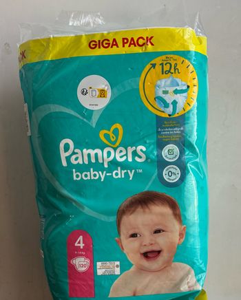 120 couches Pampers baby dry taille 4