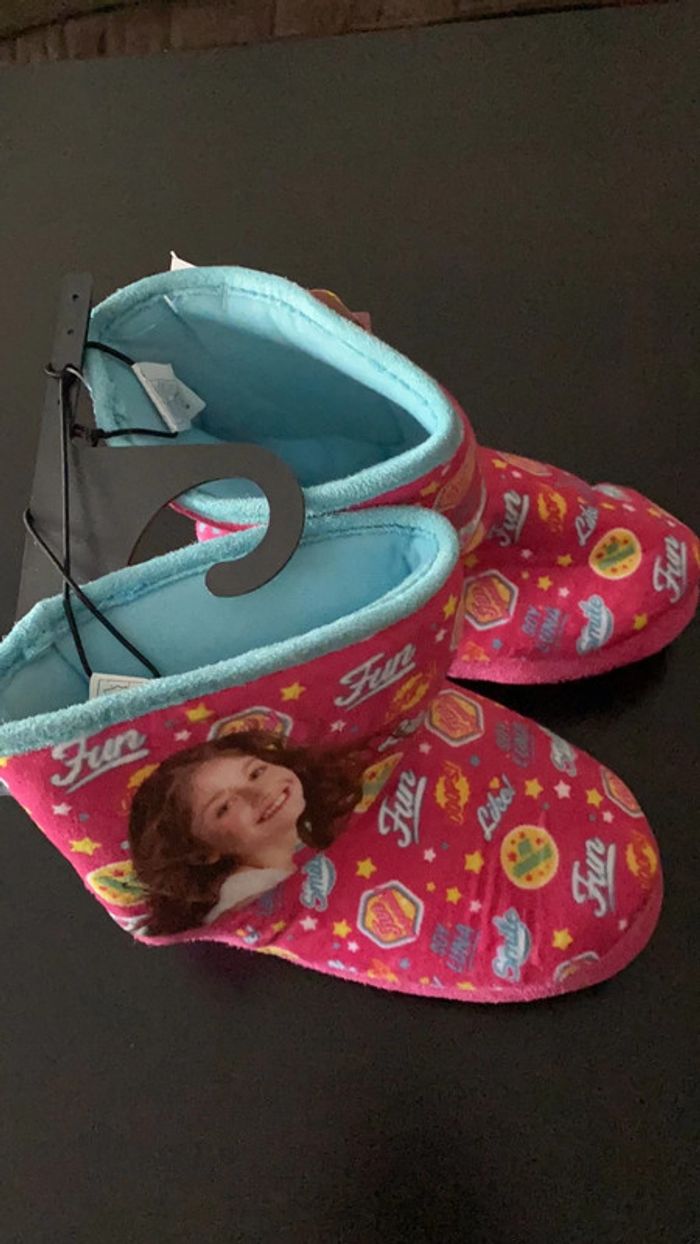 Chaussons montantes Disney taille 29 - photo numéro 2