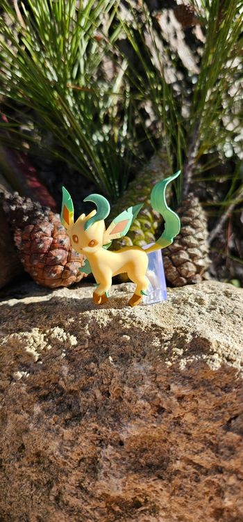Super figurine Pokemon Nintendo scale world Évolution de Évoli Nymphali