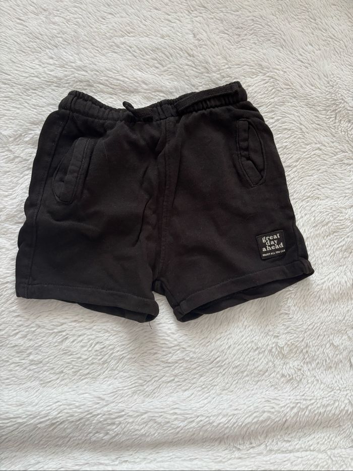 Lot 3 short