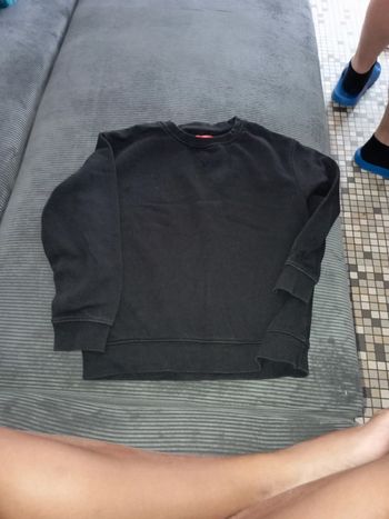 Pull noir