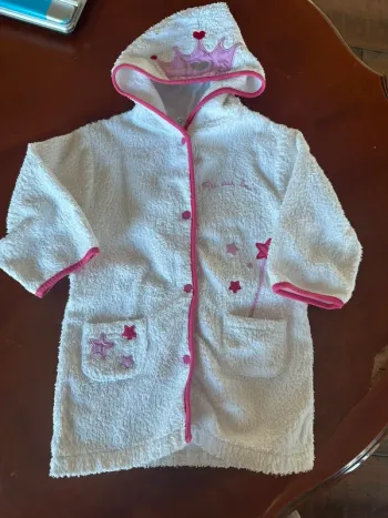 Peignoir, brodé au nom de Juliette taille deux ans