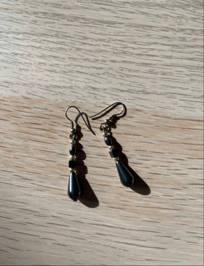 Boucles d'oreilles noires - photo numéro 2