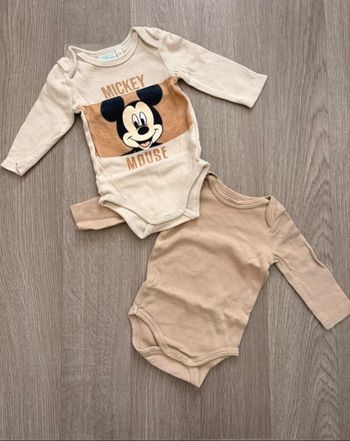 Lot 2 bodies mixtes 1 mois - Mickey et In extenso