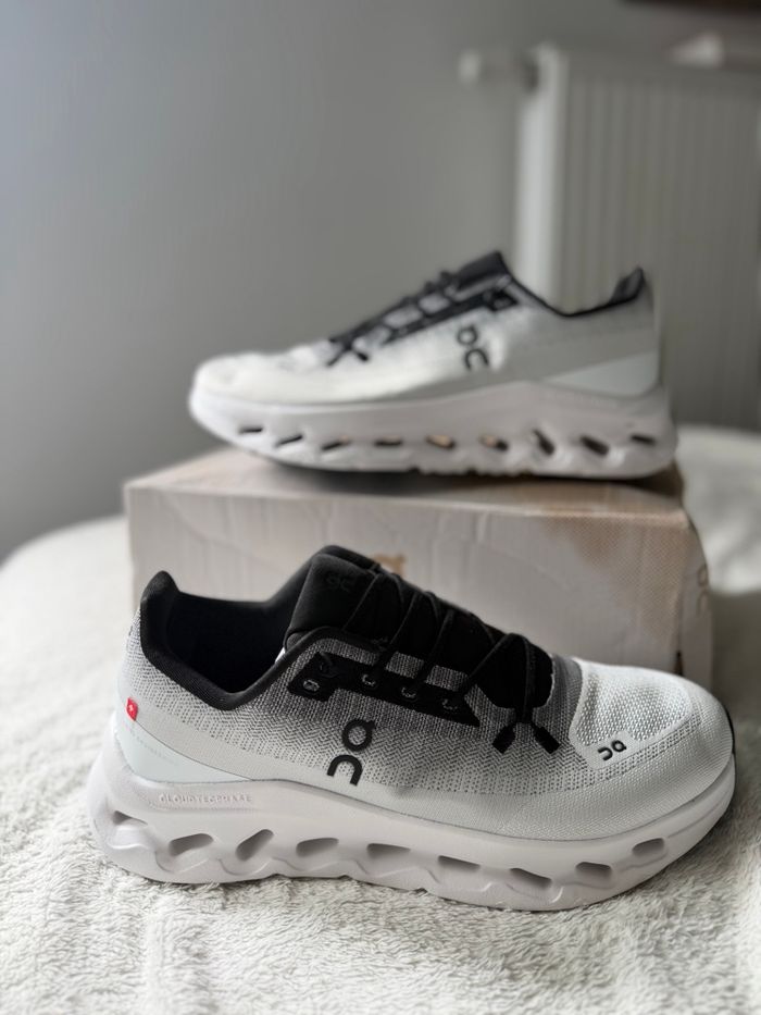 Chaussure on cloud - photo numéro 1