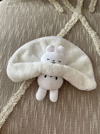 Peluche doudou plat sommeil 29cm claessens’kids lapin jour nuit blanc très bon état