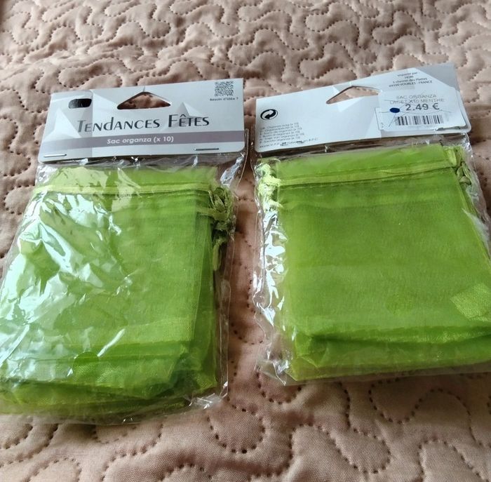 20 Sachets organza pour bijoux.