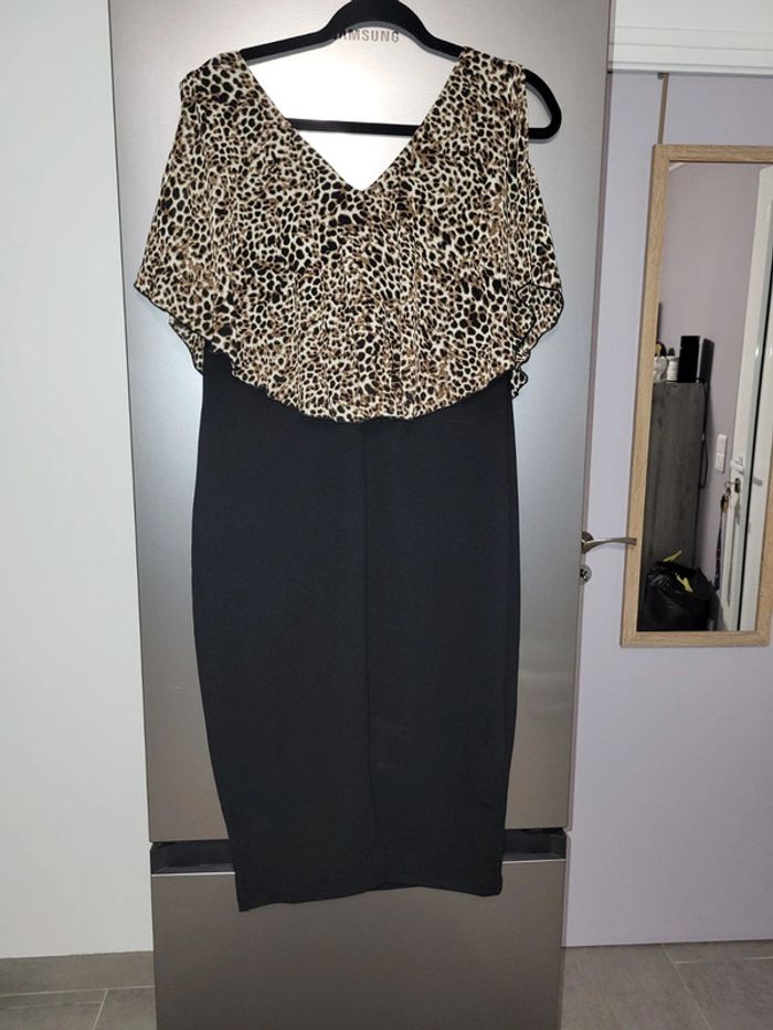 Robe moulante léopard - photo numéro 3
