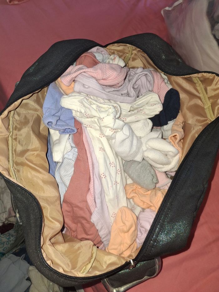 Lot de vêtements bébé fille 12 mois - photo numéro 2