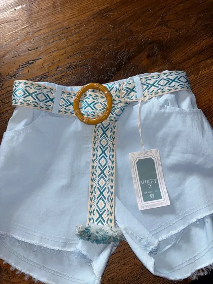 Magnifique Short grosse boucle neuf - photo numéro 7
