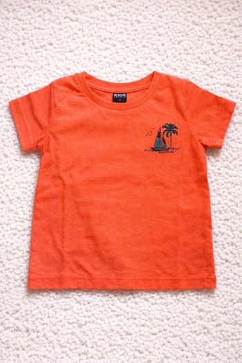 T-shirt orange Kids taille 12 mois 74 cm