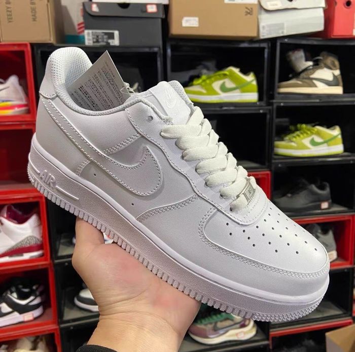 Nike Air Force 1 Low '07 White - photo numéro 2