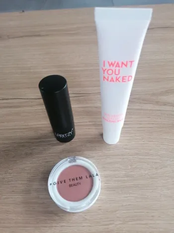 Lot maquillage et masque visage #Vêtements_femmes_krocaro