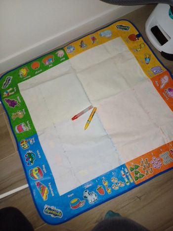 Tapis magique + 2feutres aquadoodle