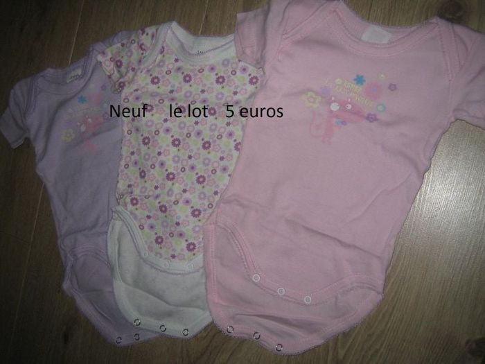 lot bodies fille 3 mois manches courtes neuf