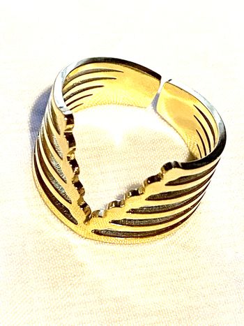 Bague Large Ouverte Multilignes Fines Trou Triangle V Façade Bijou Doré Fantaisie Femmes