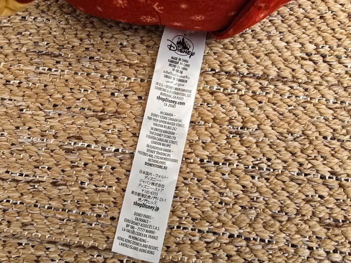 Disney Store Peluche moyenne Winnie l'Ourson Noël Holiday Cheer 2021 - photo numéro 4