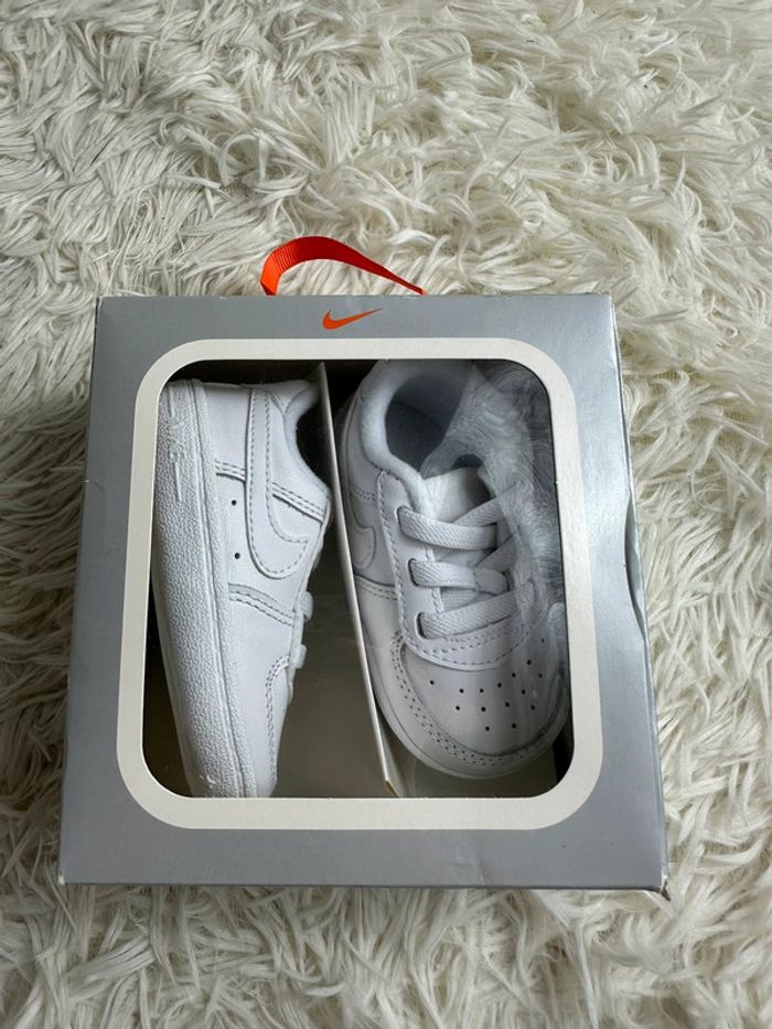 Paire de basket bébé nike force 1 crib taille 18,5 - photo numéro 6