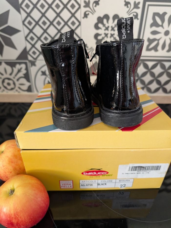 Bottines montantes fille. Taille 22. Neuf, balducci - photo numéro 2