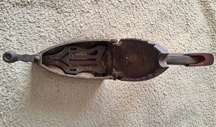 Ancien fer en fonte - made in Holland - photo numéro 3