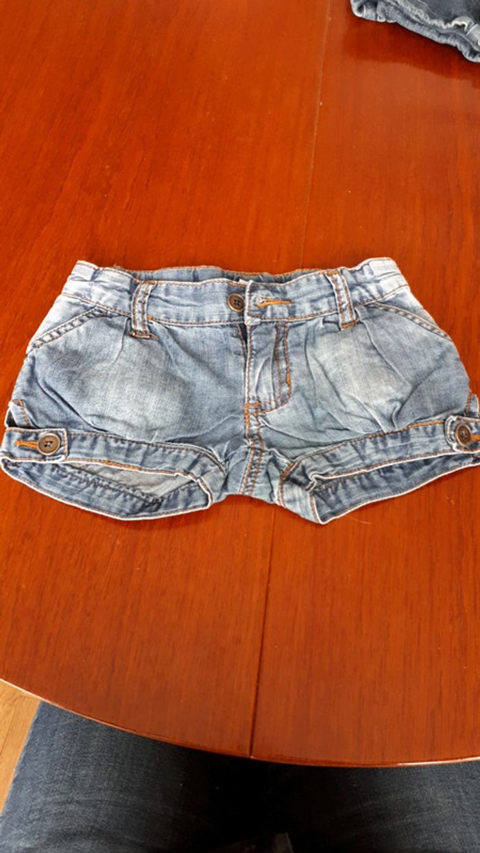 *Short jeans- 3 ans