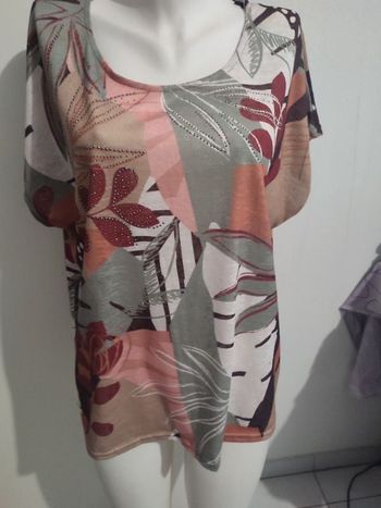 #kytie42femme. Tee-shirt manches courtes taille 42