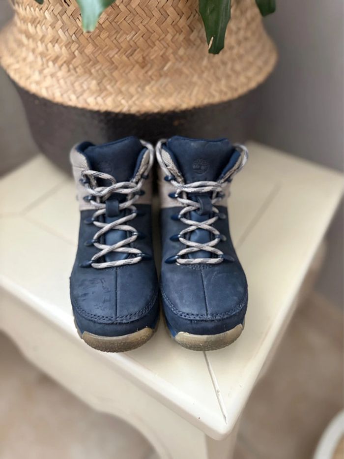 Timberland enfant - bleu/gris - 100% cuir - en très bon état - pointure 31 - photo numéro 2