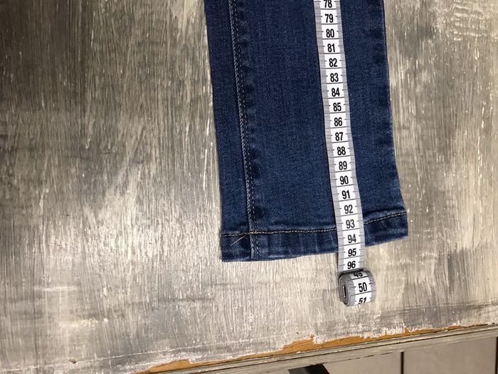 Jeans bleu à trous - photo numéro 2