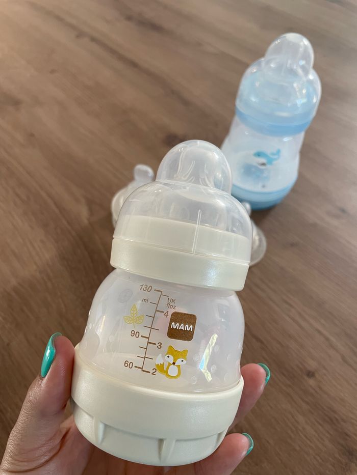 Lot de 2 biberons MAM + tétines - photo numéro 2