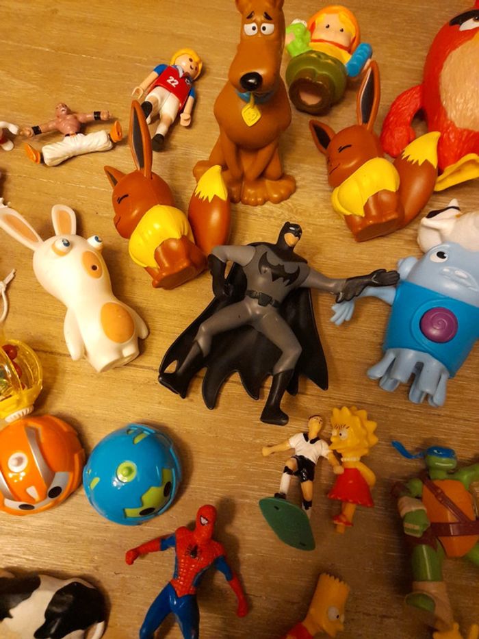 Lot de 35 figurines - photo numéro 3