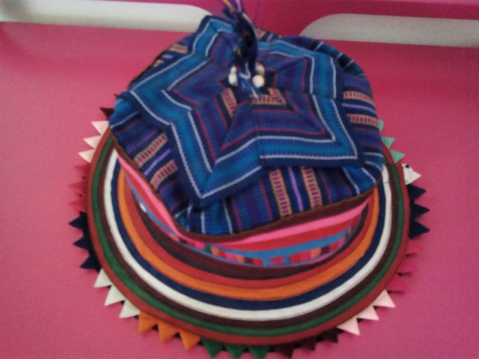 Chapeau multicolore de Thaïlande