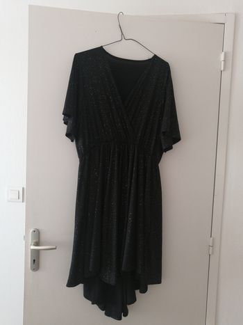 Robe noire à paillettes