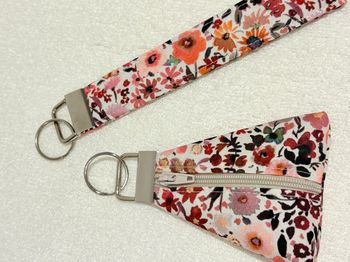 Lot de deux porte-clés fleuris