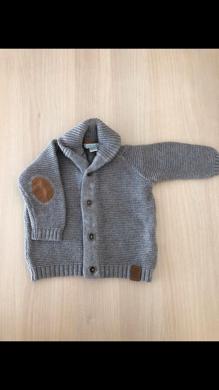 3 gilets 6 mois - photo numéro 3