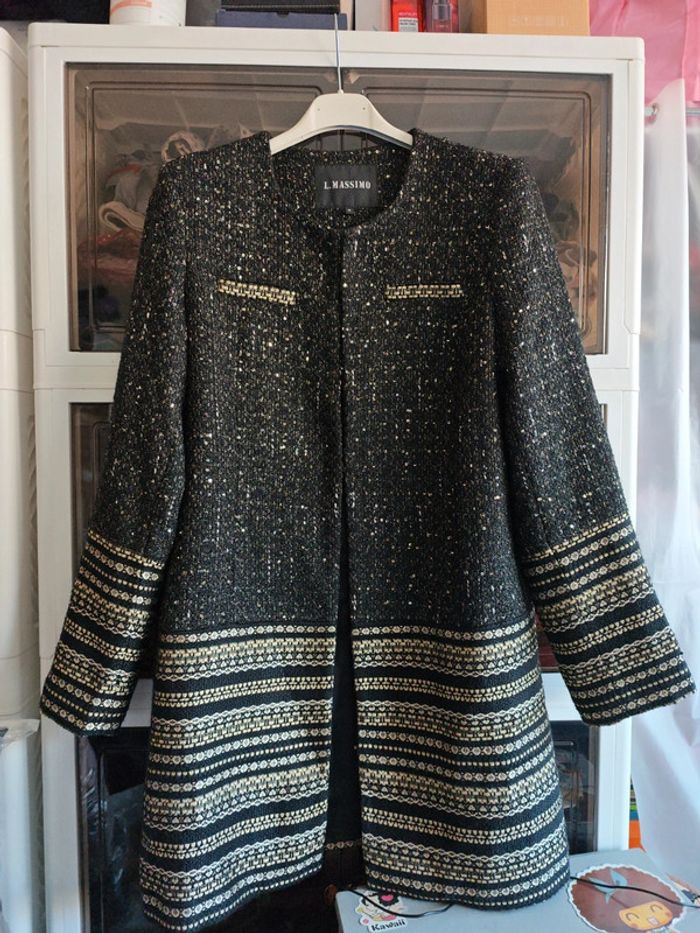 Manteau chic en tweed noir et doré - photo numéro 2