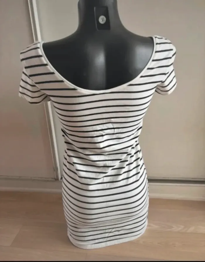 Robe moulante été taille : 42 📸 - photo numéro 4