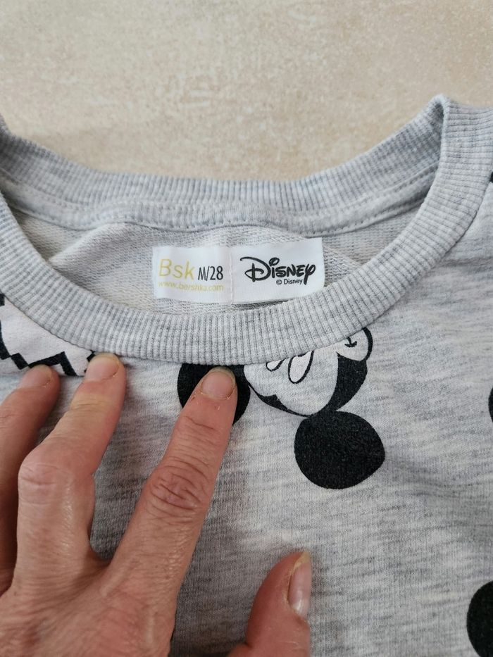 Pull Bsk Disney taille M - photo numéro 2