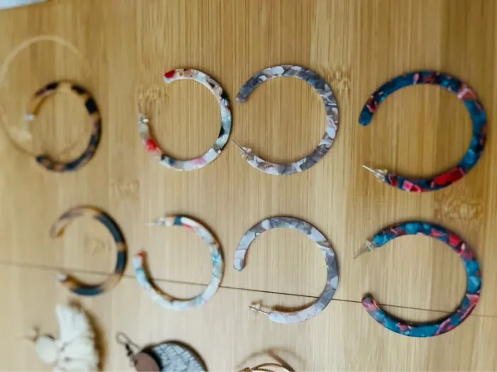 Lot de boucles d’oreilles et piercings - photo numéro 2