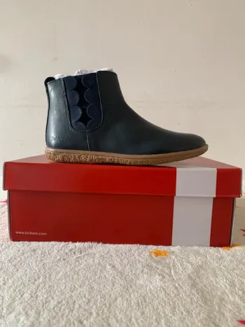 Bottines Kickers Bleu marine T32 – cuir & détails brillants – neuves étiquetées