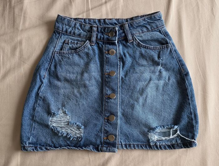 Jupe en Jean Bleue Délavée Boutonnée Effet Destroy XXS