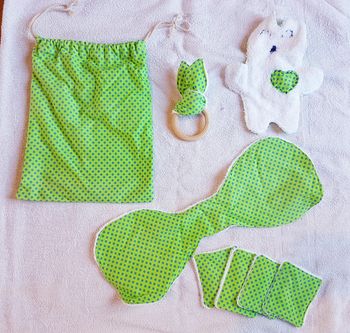 Sac avec 4 accessoires bébé