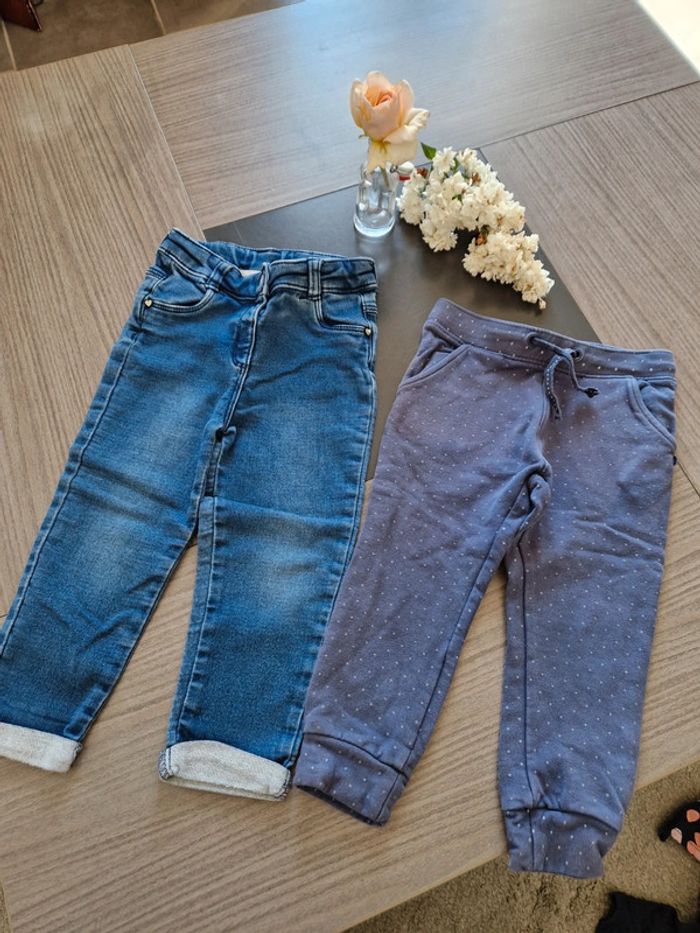 Lot 2 pantalons 23 mois