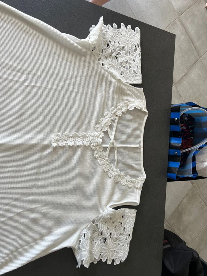 T-shirt dentelle - photo numéro 2