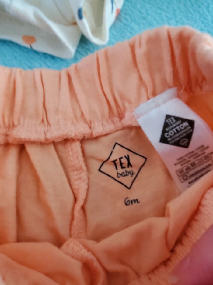 Lot 2 shorts 6 mois - photo numéro 2